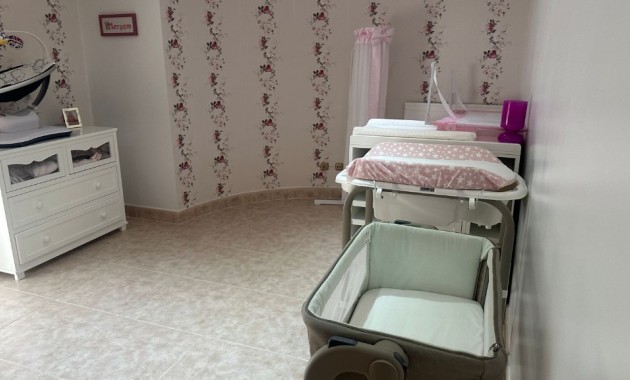 Herverkoop - Villa -
Orihuela