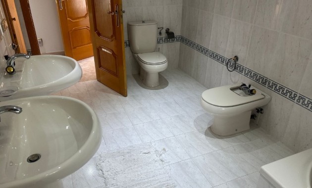 Herverkoop - Villa -
Orihuela