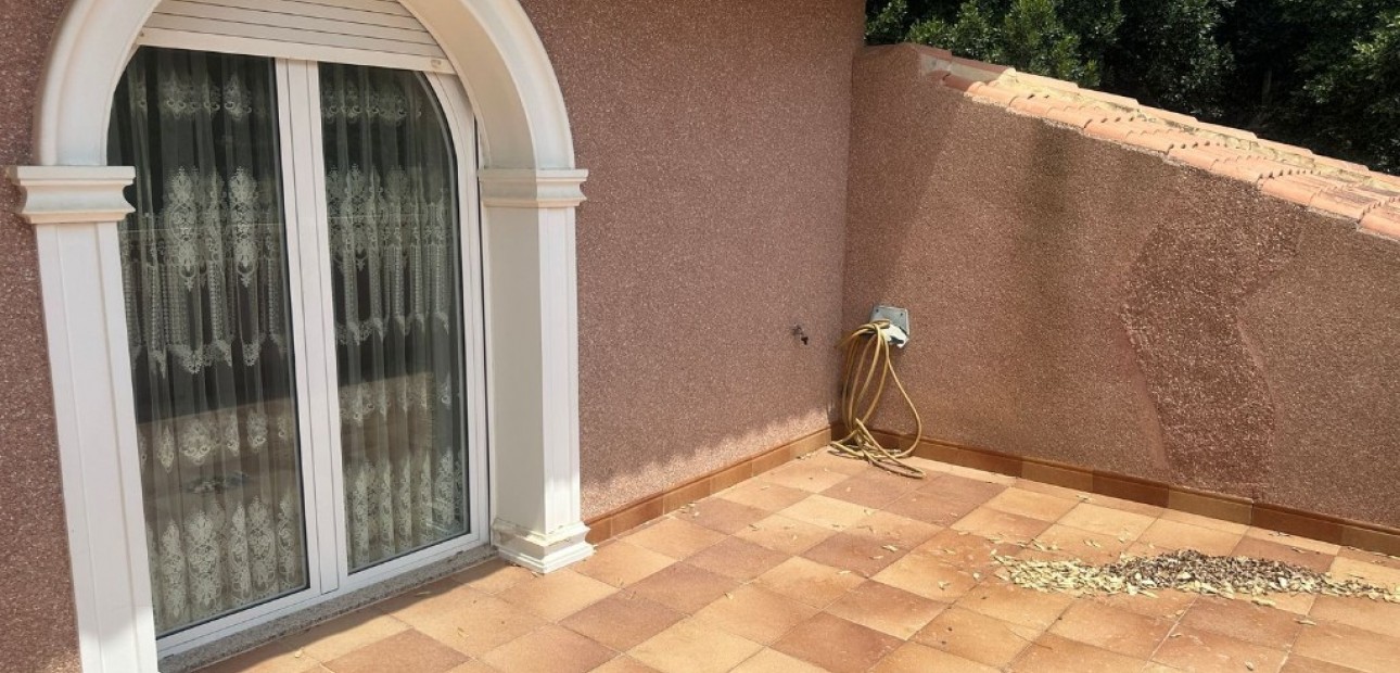 Herverkoop - Villa -
Orihuela