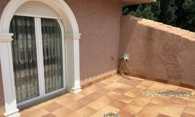 Herverkoop - Villa -
Orihuela