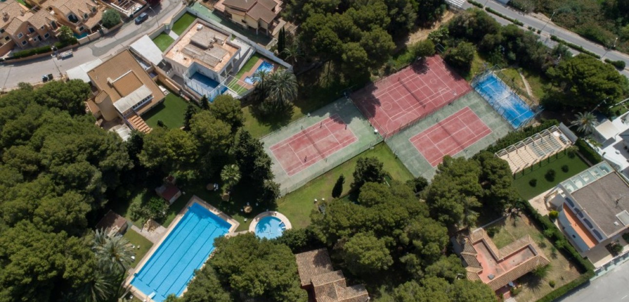 Sale - Villa -
Dehesa de Campoamor