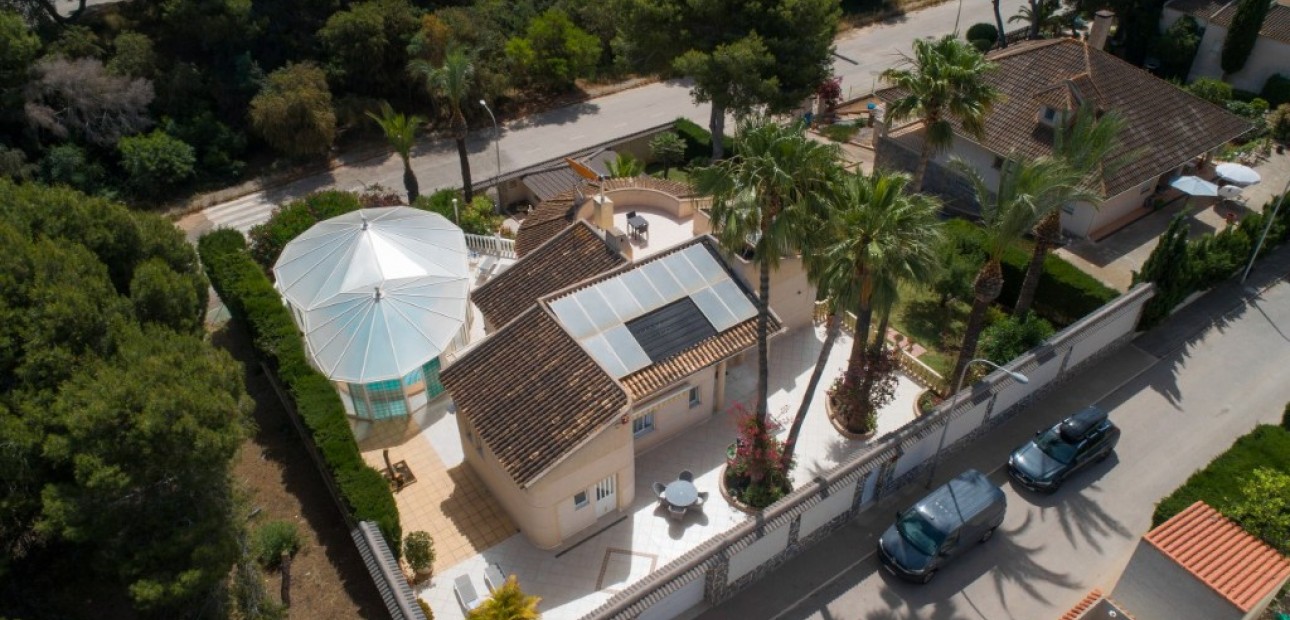 Sale - Villa -
Dehesa de Campoamor