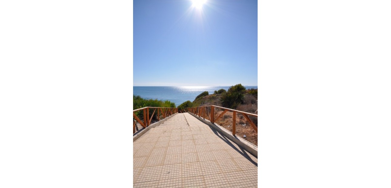 Sale - Villa -
Dehesa de Campoamor