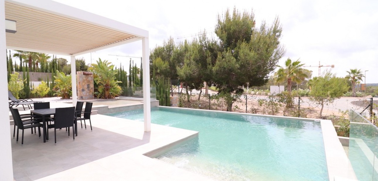 Sale - Villa -
Las Colinas - Las Colinas Golf