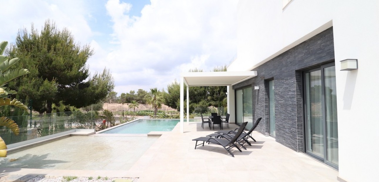 Sale - Villa -
Las Colinas - Las Colinas Golf