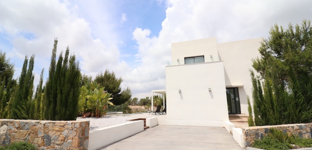 Sale - Villa -
Las Colinas - Las Colinas Golf