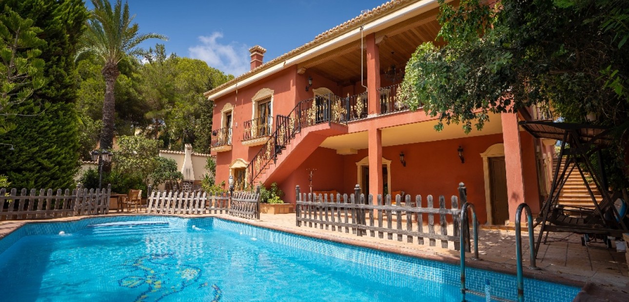 Herverkoop - Villa -
Campoamor