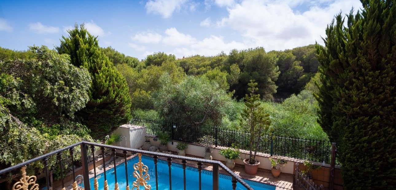 Herverkoop - Villa -
Campoamor