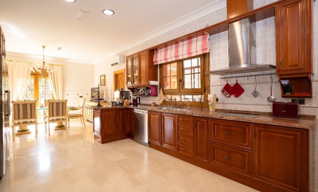 Herverkoop - Villa -
Campoamor