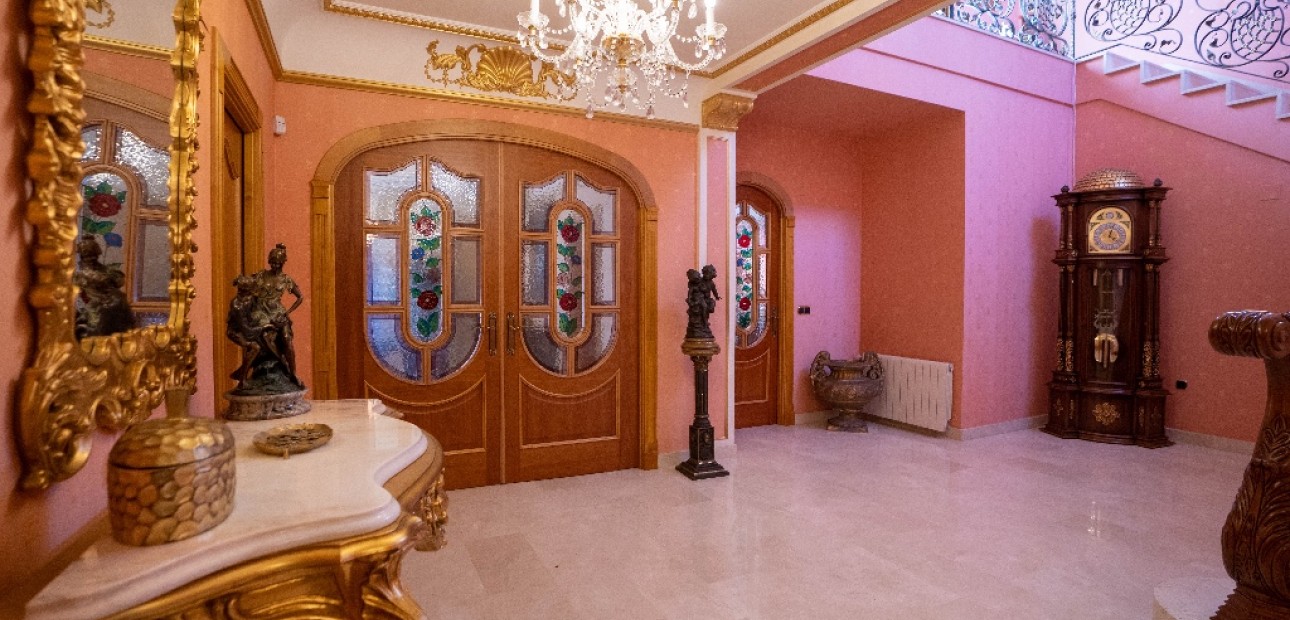 Herverkoop - Villa -
Campoamor