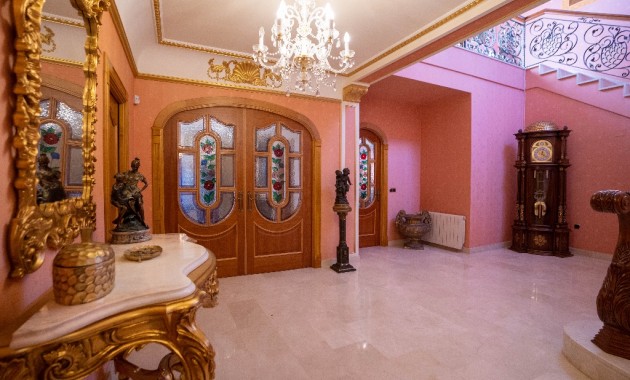 Herverkoop - Villa -
Campoamor