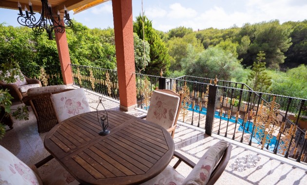 Herverkoop - Villa -
Campoamor