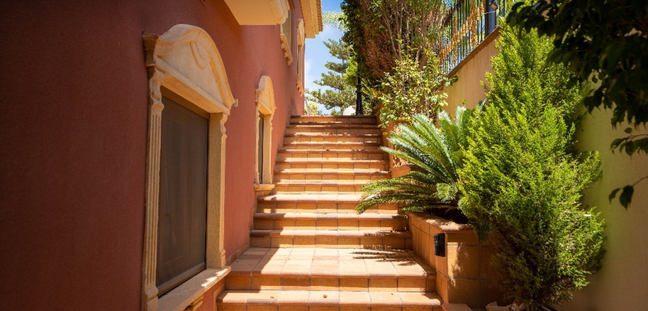 Herverkoop - Villa -
Campoamor