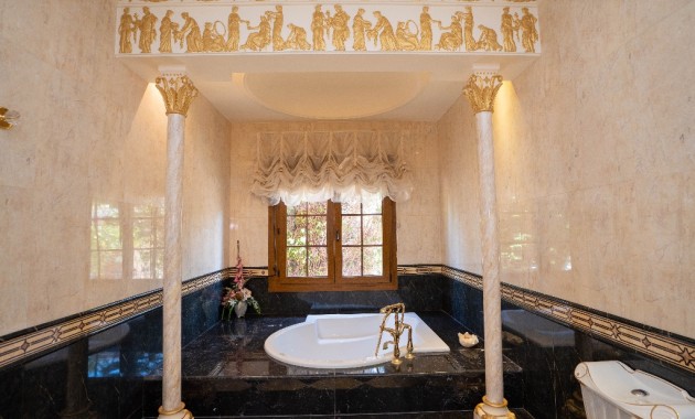 Herverkoop - Villa -
Campoamor