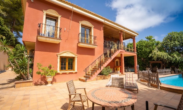 Herverkoop - Villa -
Campoamor