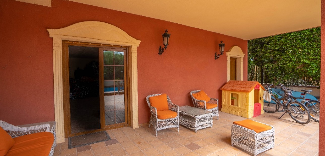 Herverkoop - Villa -
Campoamor