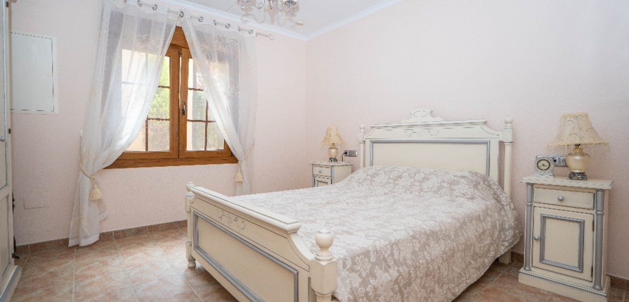 Herverkoop - Villa -
Campoamor