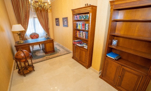 Herverkoop - Villa -
Campoamor