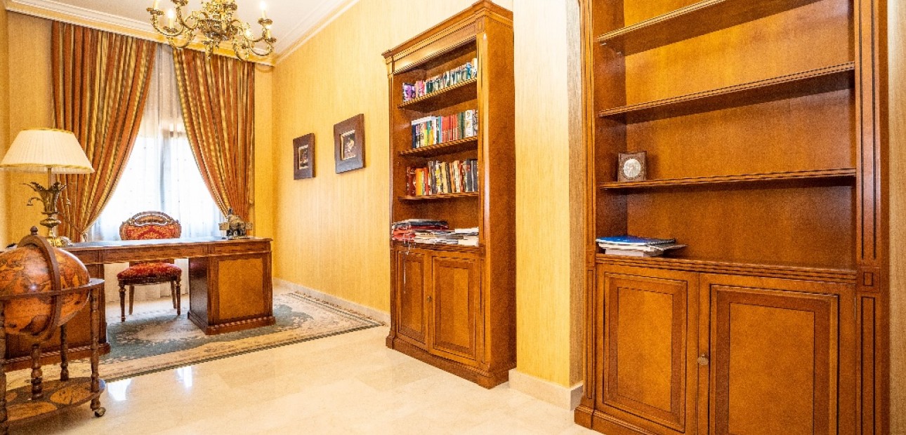 Herverkoop - Villa -
Campoamor