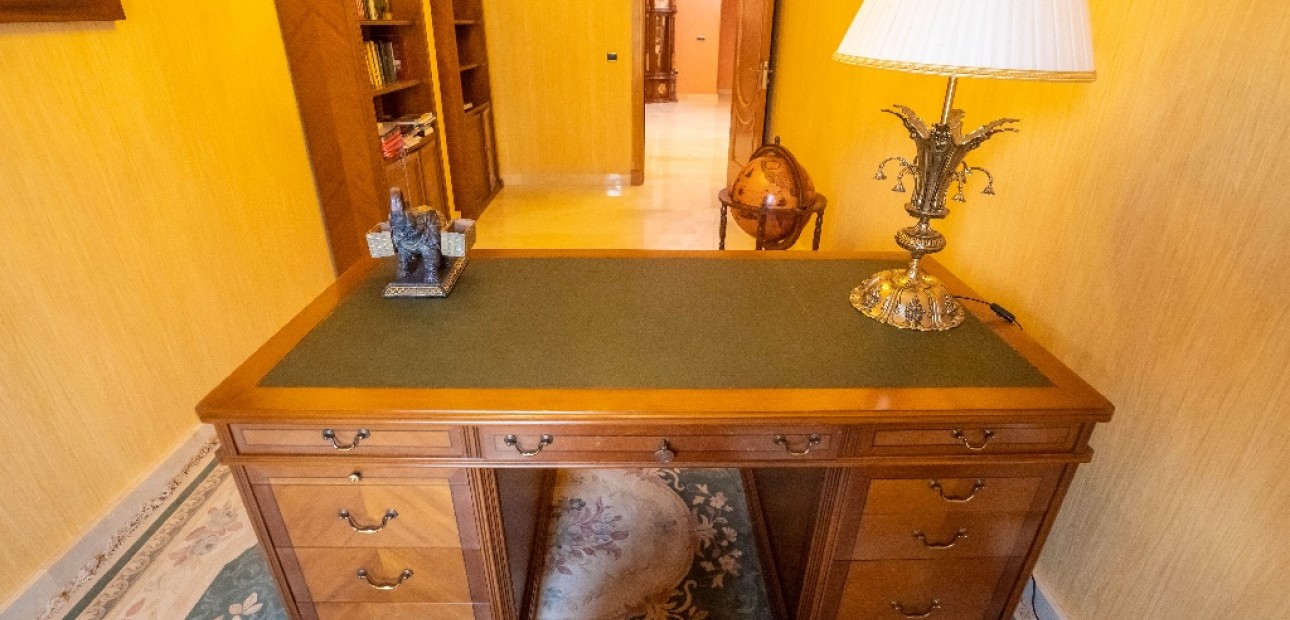 Herverkoop - Villa -
Campoamor