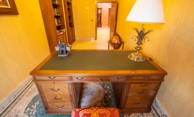 Herverkoop - Villa -
Campoamor