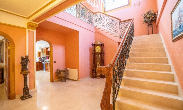 Herverkoop - Villa -
Campoamor