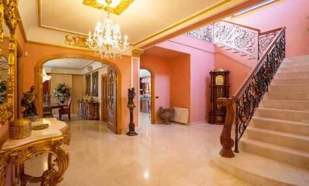 Herverkoop - Villa -
Campoamor