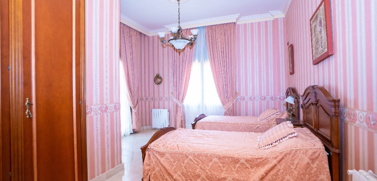 Herverkoop - Villa -
Campoamor