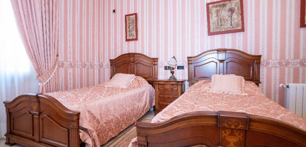 Herverkoop - Villa -
Campoamor