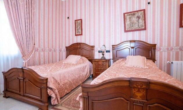 Herverkoop - Villa -
Campoamor