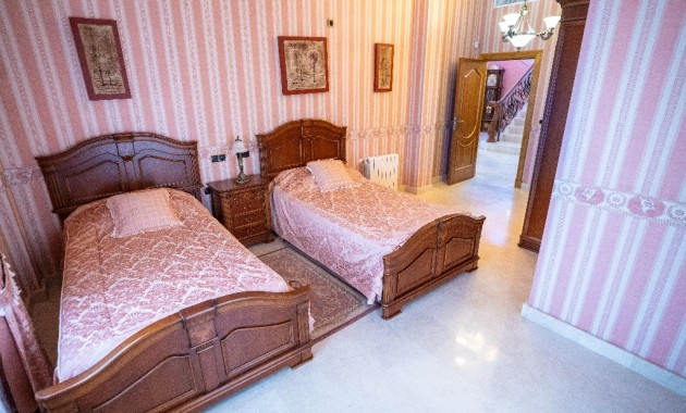 Herverkoop - Villa -
Campoamor