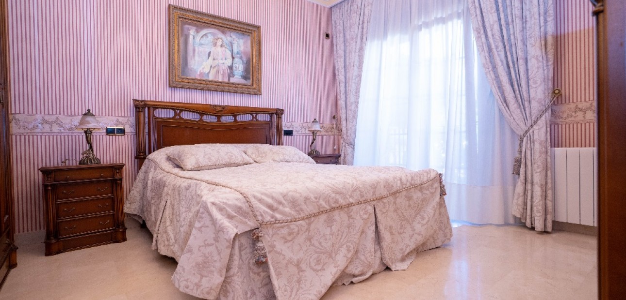 Herverkoop - Villa -
Campoamor