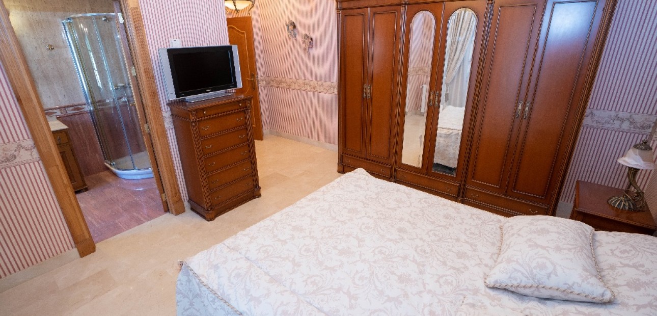 Herverkoop - Villa -
Campoamor