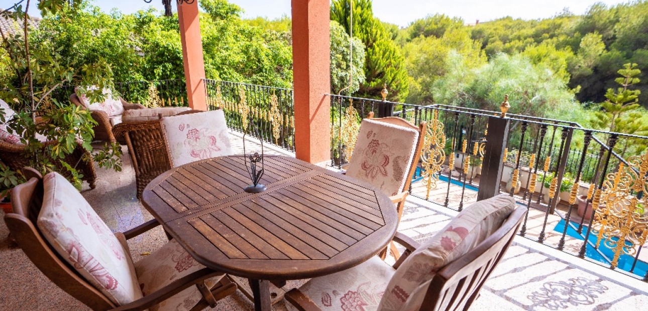 Herverkoop - Villa -
Campoamor