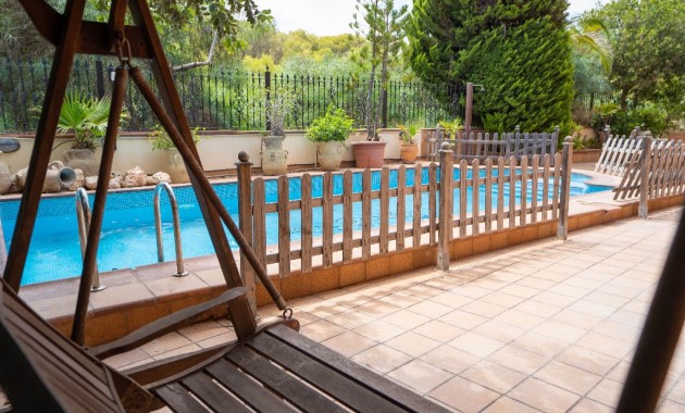 Herverkoop - Villa -
Campoamor