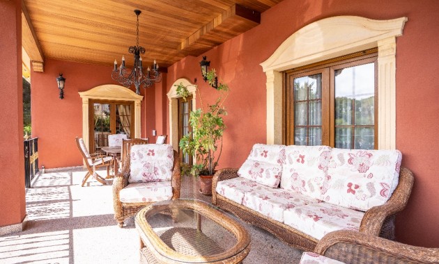 Herverkoop - Villa -
Campoamor