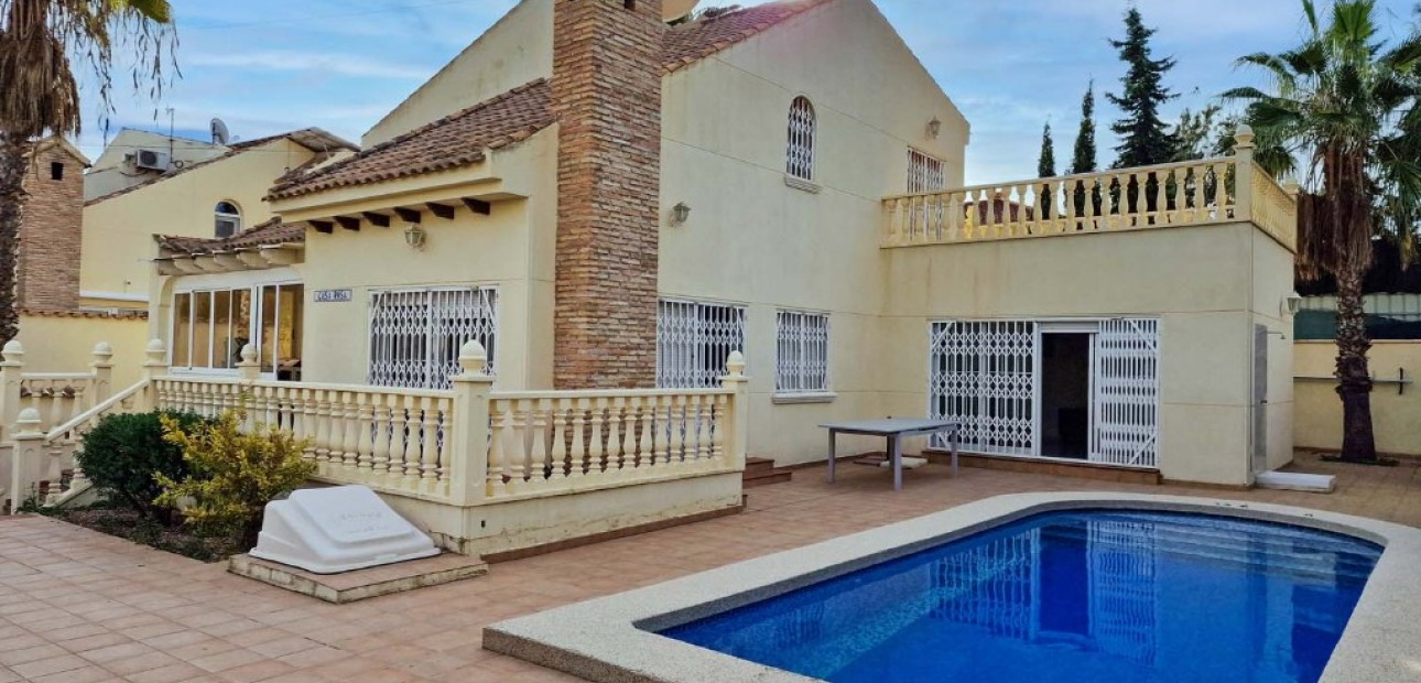 Venta - Villa -
Playa Flamenca