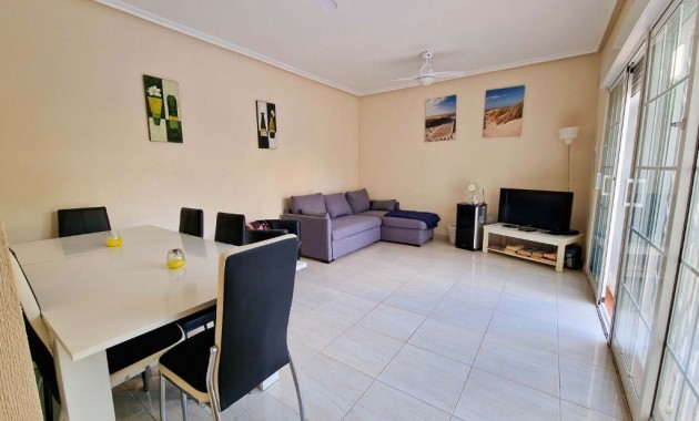 Venta - Villa -
Playa Flamenca