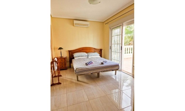 Venta - Villa -
Playa Flamenca