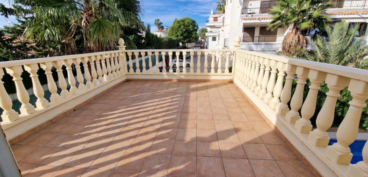 Venta - Villa -
Playa Flamenca