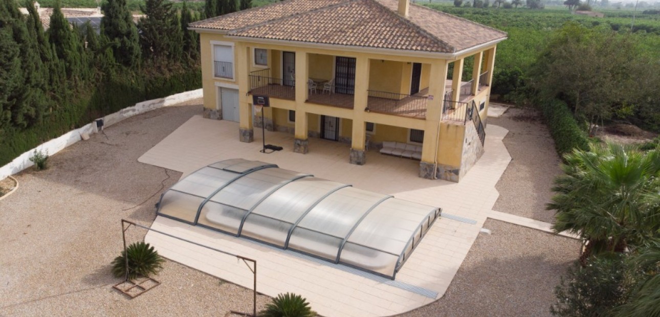 Herverkoop - Finca Country Property -
Orihuela