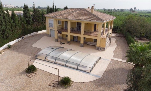 Herverkoop - Finca Country Property -
Orihuela