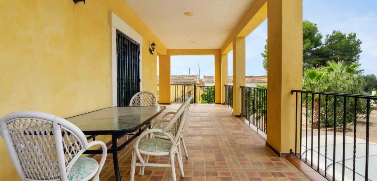 Herverkoop - Finca Country Property -
Orihuela