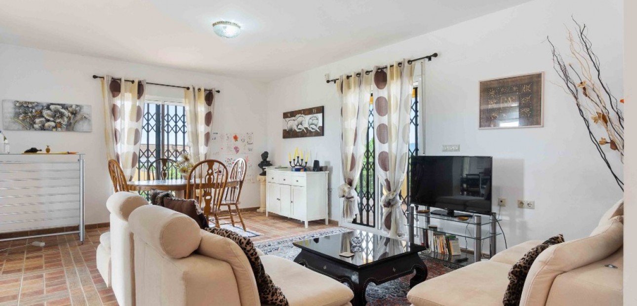 Herverkoop - Finca Country Property -
Orihuela