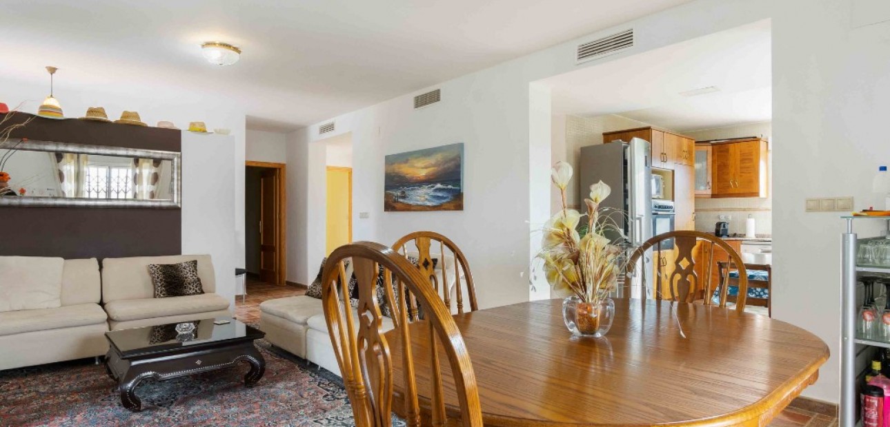 Herverkoop - Finca Country Property -
Orihuela