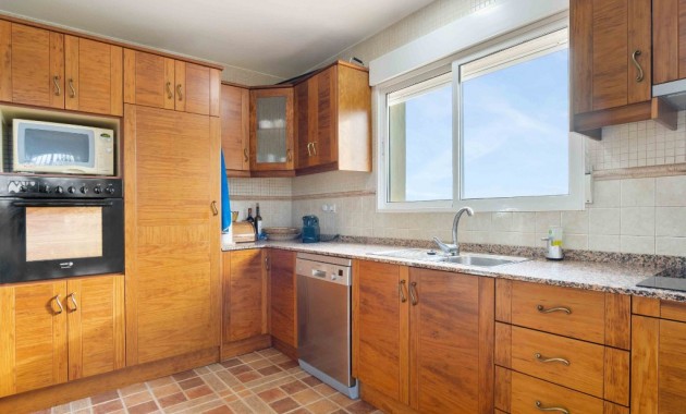 Herverkoop - Finca Country Property -
Orihuela