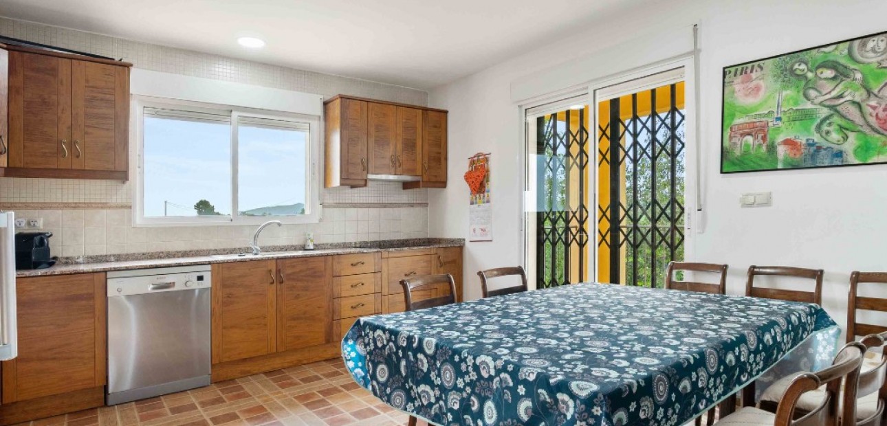 Herverkoop - Finca Country Property -
Orihuela