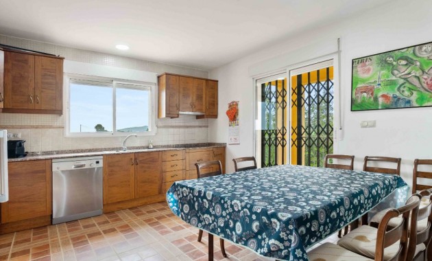 Herverkoop - Finca Country Property -
Orihuela