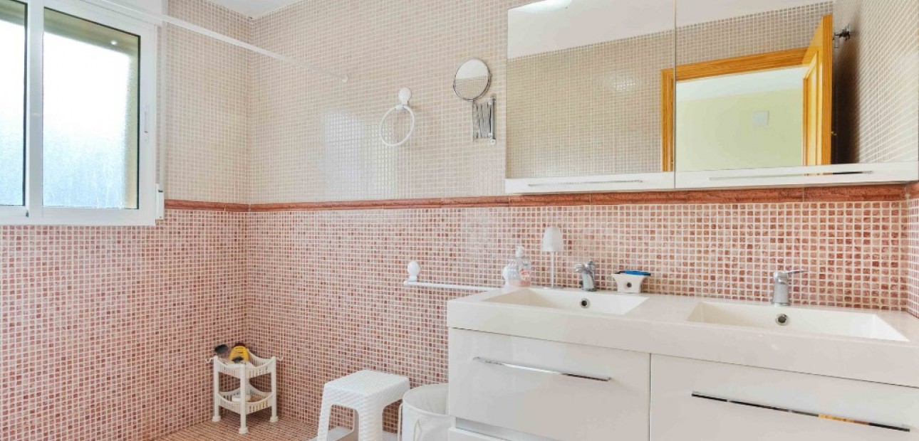 Herverkoop - Finca Country Property -
Orihuela