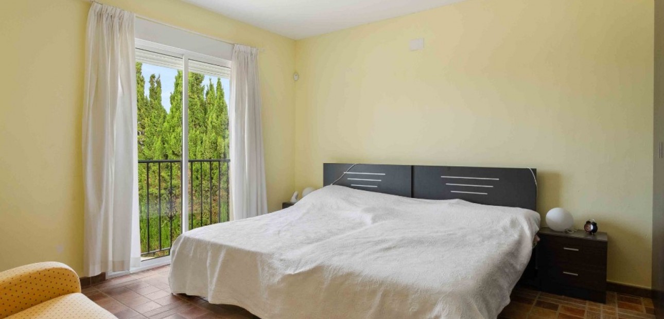 Herverkoop - Finca Country Property -
Orihuela